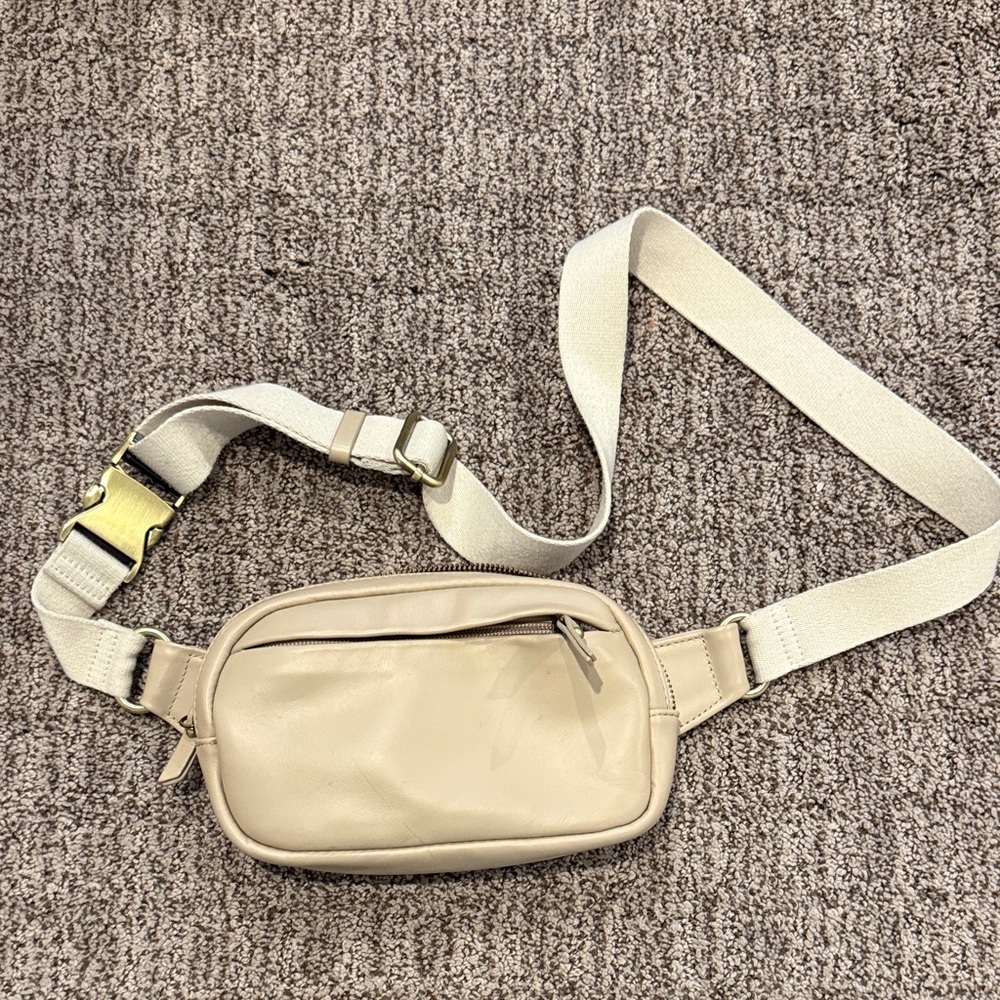 Stylish Cream Crossbody Bag Fanny pack